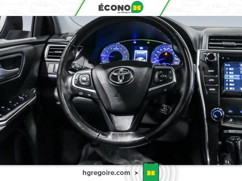 2016 Toyota Camry Blue Blainville - photo #14