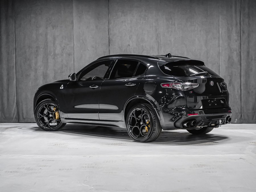 2024 Alfa Romeo Stelvio Quadrifoglio Carbonio Black
