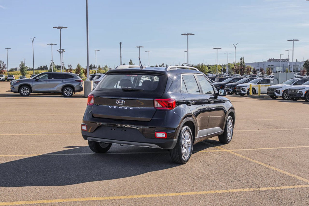 2026 Hyundai Venue Preferred IVT Black Sherwood Park - photo #8
