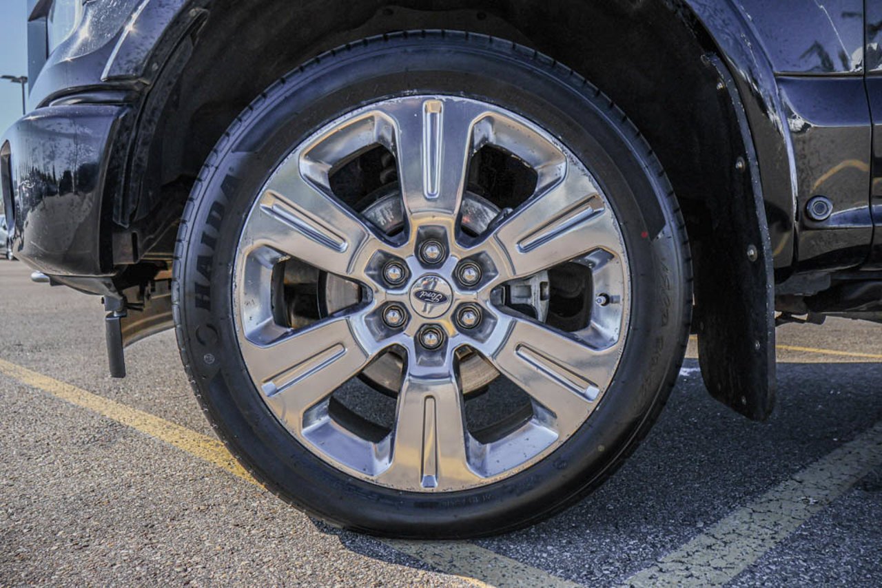 2017 Ford F-150 4WD SuperCrew 145 Limited Black Sherwood Park - photo #12