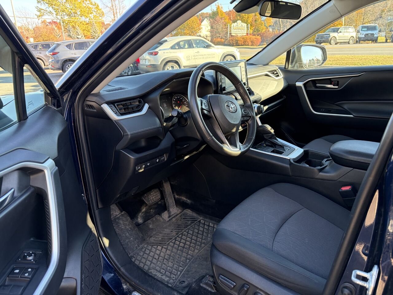 TOYOTA RAV4 XLE/XLE PREMIUM XLE TI 2019 Bleu Montmagny - photo #10