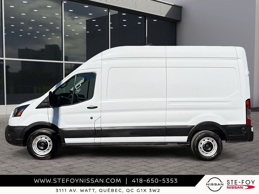 Ford Transit fourgon utilitaire TOIT HAUT T-250 PA toit surélevé 148 po PNBV de 9 070 lb 2026 Blanc
