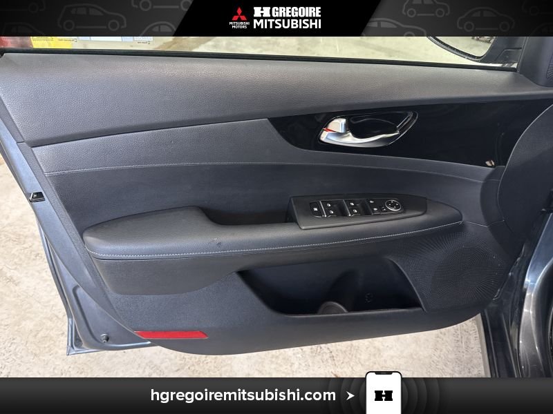 2024 Kia Forte Grey Blainville - photo #24
