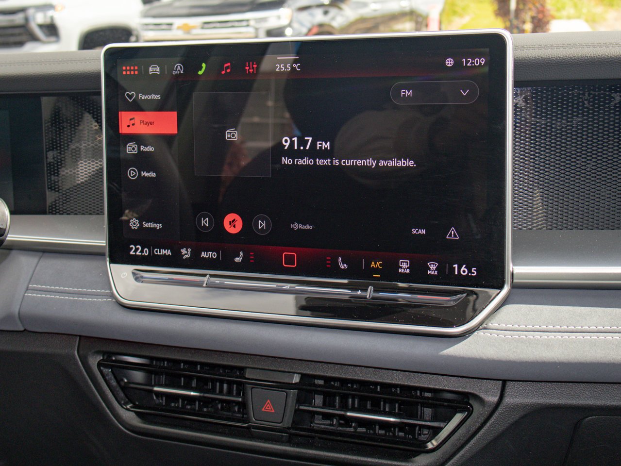 2026 Volkswagen Tiguan Comfortline 4MOTION Black Sherwood Park - photo #19
