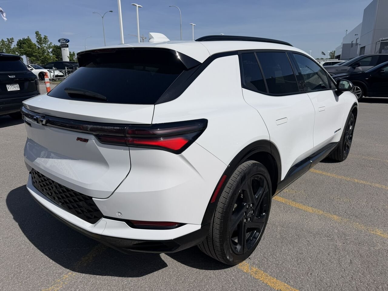 2024 Chevrolet Equinox EV 2RS White Laval - photo #12
