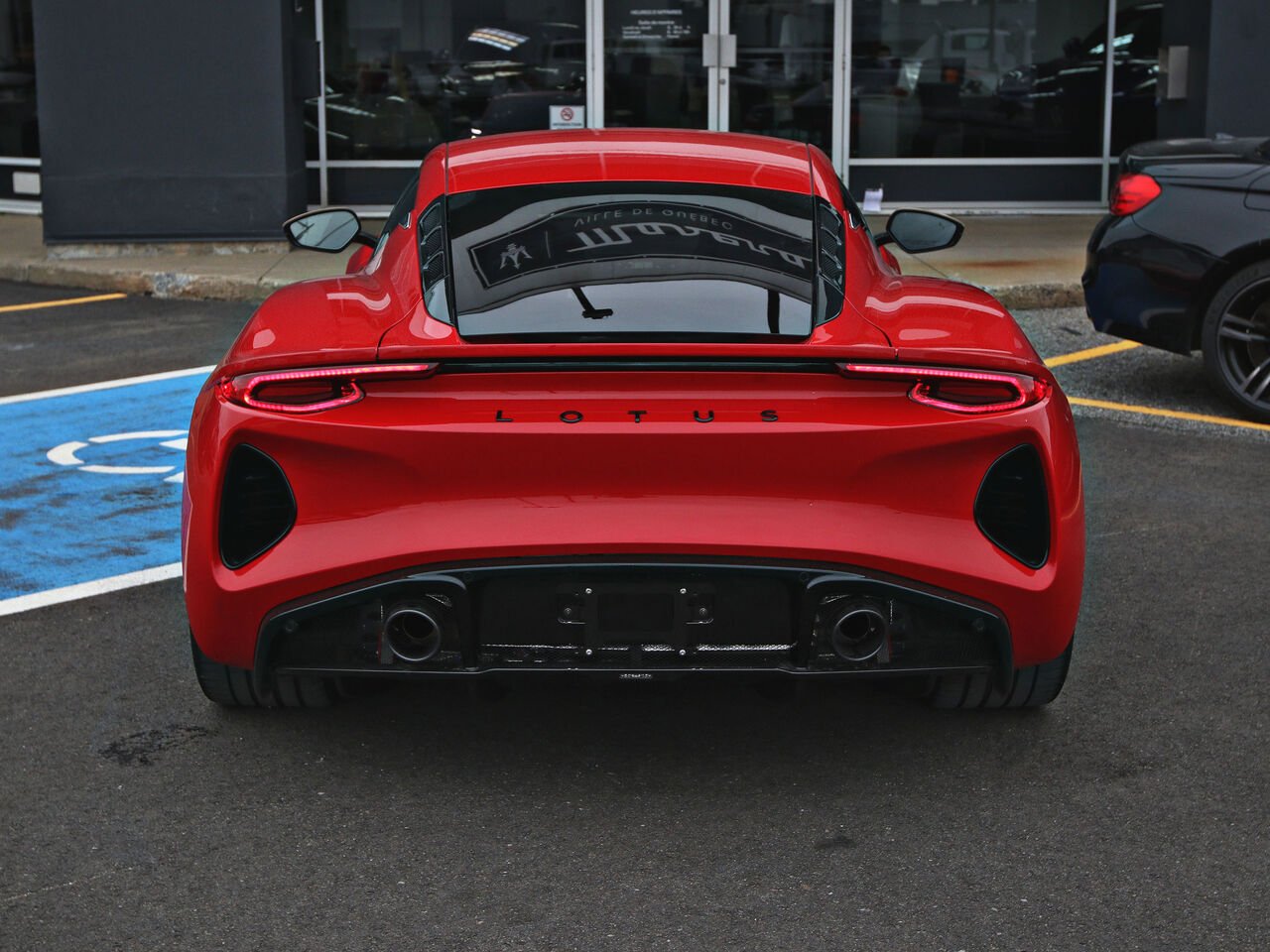 2027 Lotus Emira Red Québec - photo #8