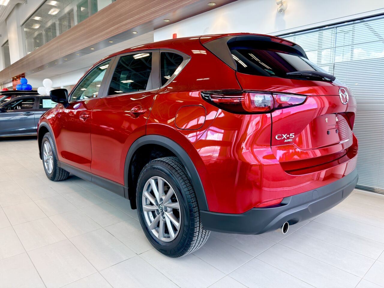 2024 Mazda CX-5 Red Notre-Dame-des-Prairies - photo #7