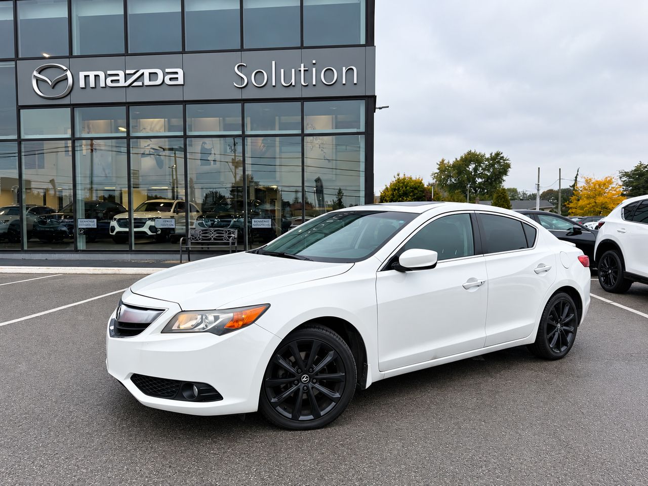 White 2014 Acura ILX Sedan Front-Wheel Drive Automatic