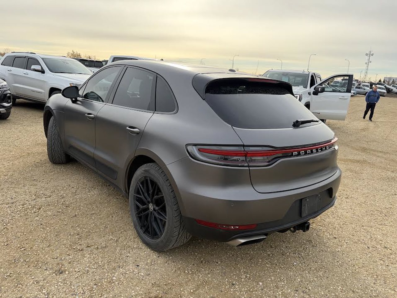 2020 Porsche Macan AWD Custom Color Sherwood Park - photo #3