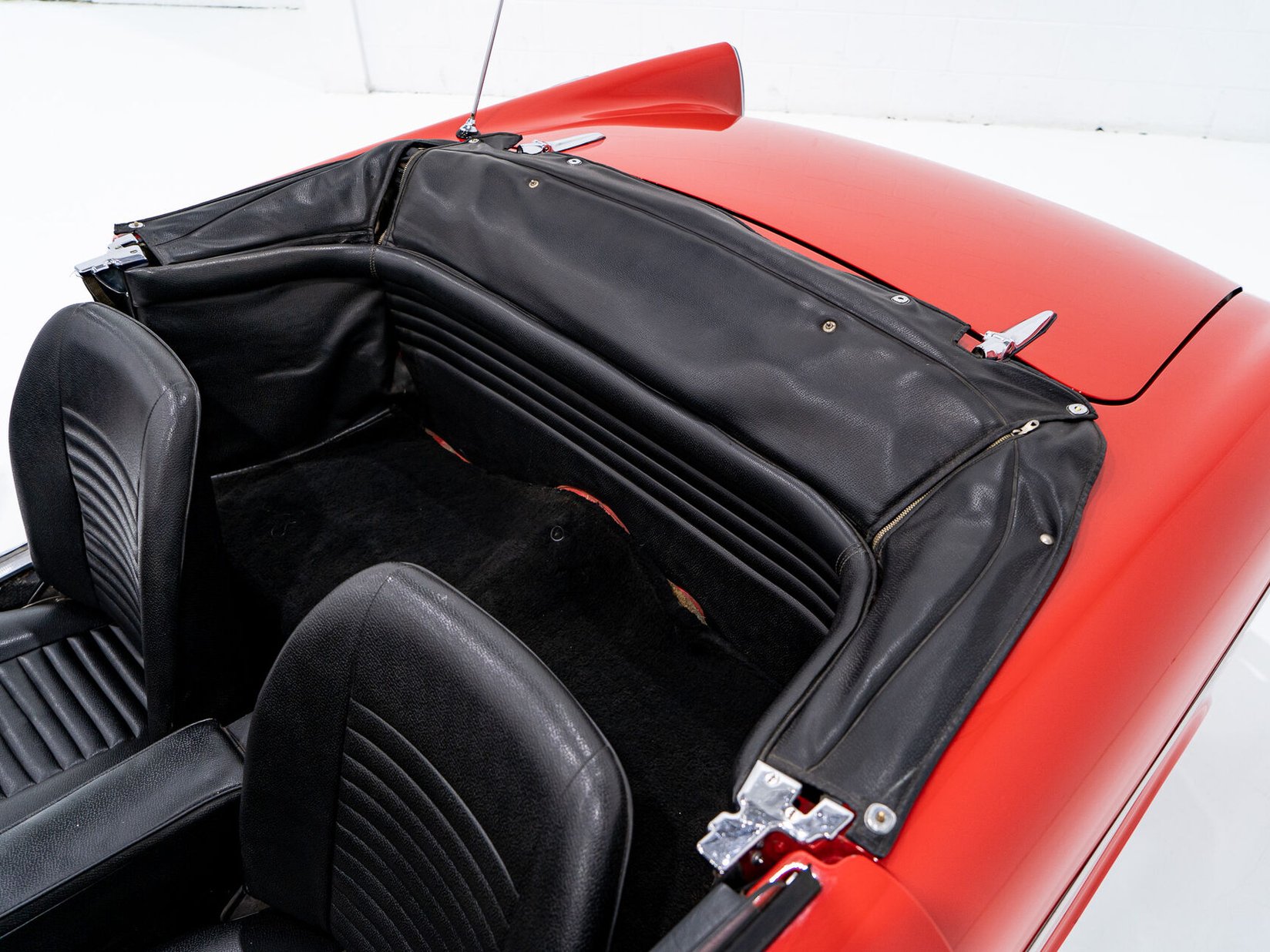 Sunbeam Tiger Unrestored with single repaint **PRIX EN USD** 1967 Rouge Montréal - photo #76