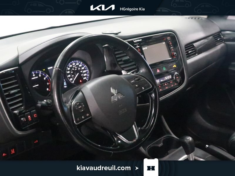 2016 Mitsubishi Outlander Black Blainville - photo #9