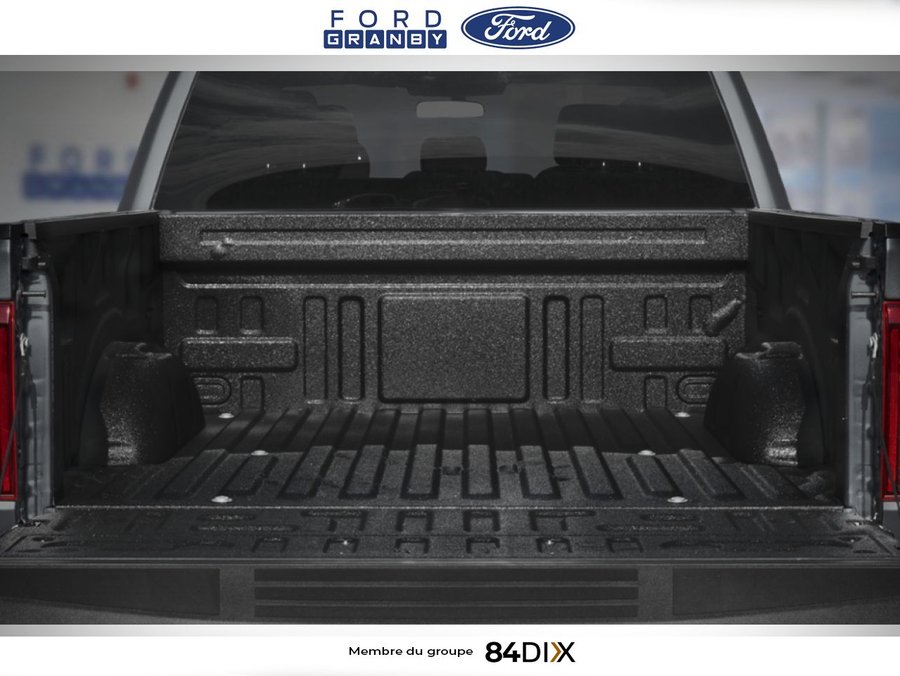 Ford F-150 STX cabine SuperCrew 4RM caisse de 5,5 pi 2026 Noir agate métallisé