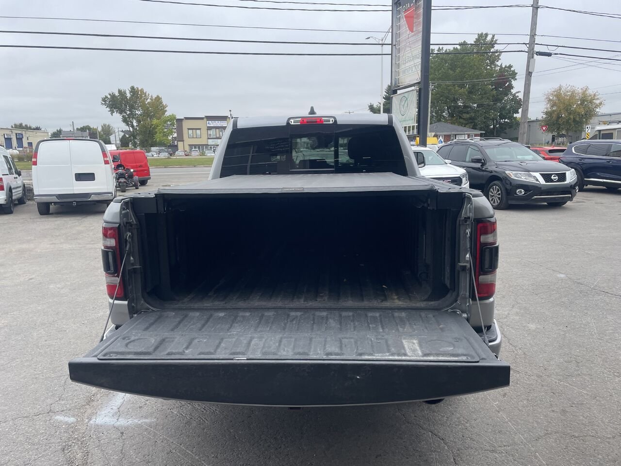 2022 Ram 1500 Grey  - photo #11