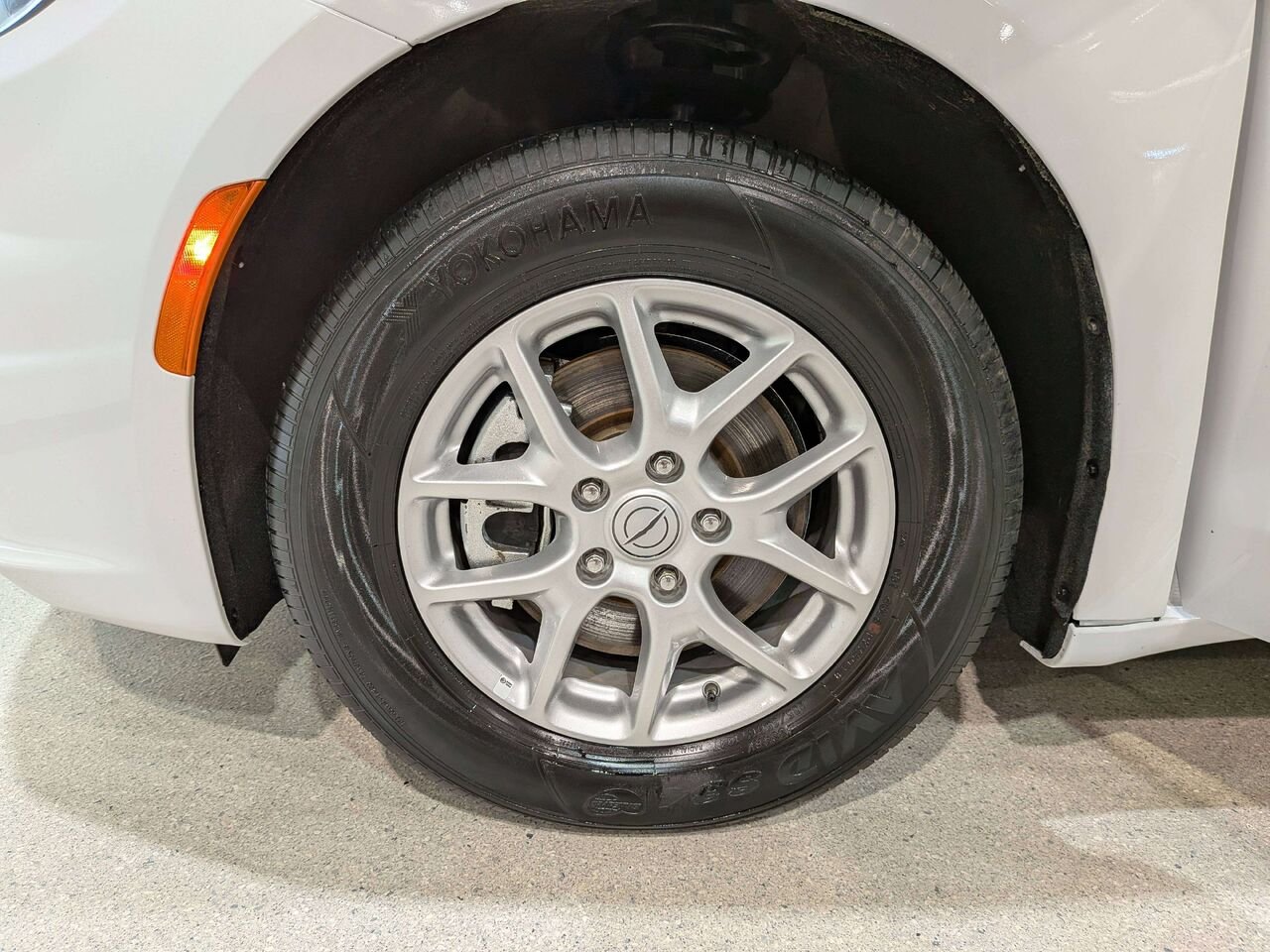 2025 Chrysler Pacifica Select FWD White Val-David - photo #33