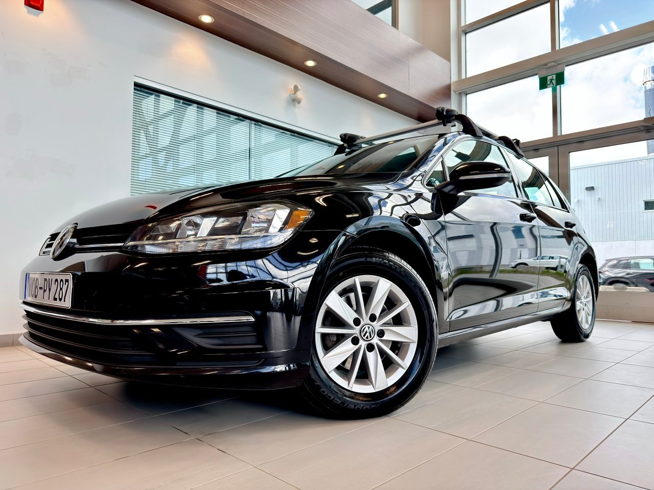 2019 Volkswagen Golf Black Notre-Dame-des-Prairies - photo #1