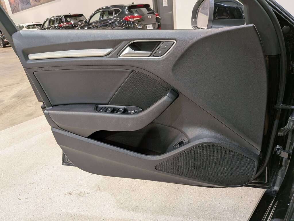 2020 Audi A3 Sedan Progressiv 45 TFSI quattro Black Val-David - photo #31