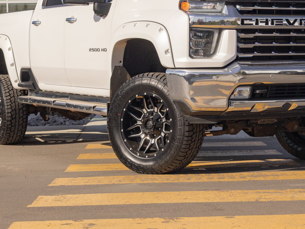 2020 Chevrolet Silverado 2500HD 4WD Crew Cab 159 LTZ White Sherwood Park - photo #5