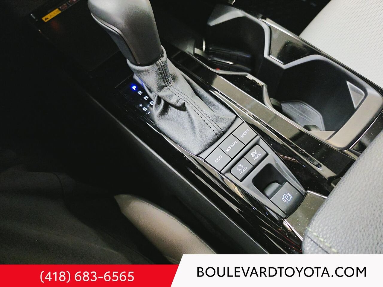 2025 Toyota Camry 531872-25 | XLE, HYBRIDE, AWD Blue Québec - photo #18