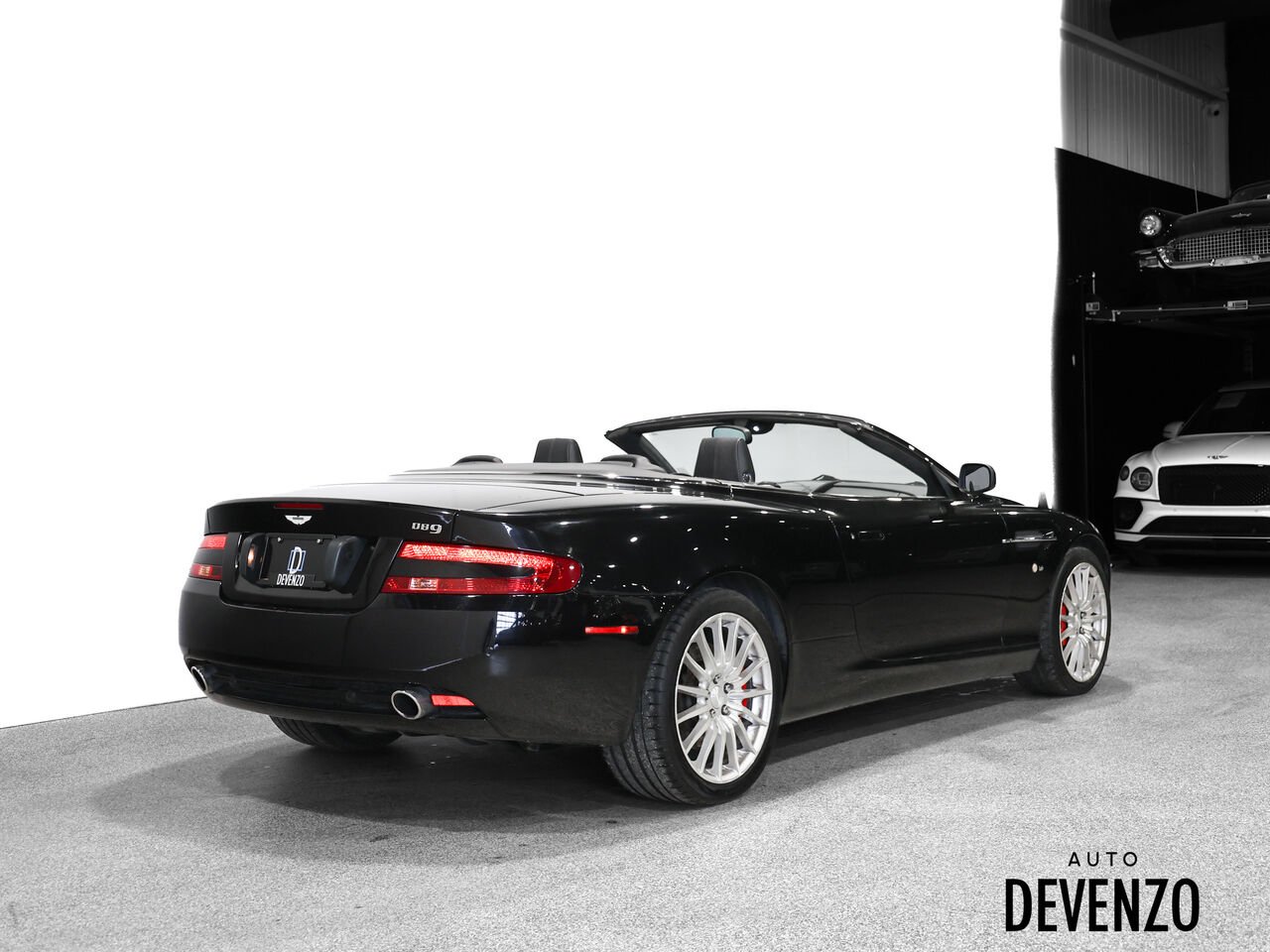 2009 Aston Martin DB9 Black Saint-Eustache - photo #5