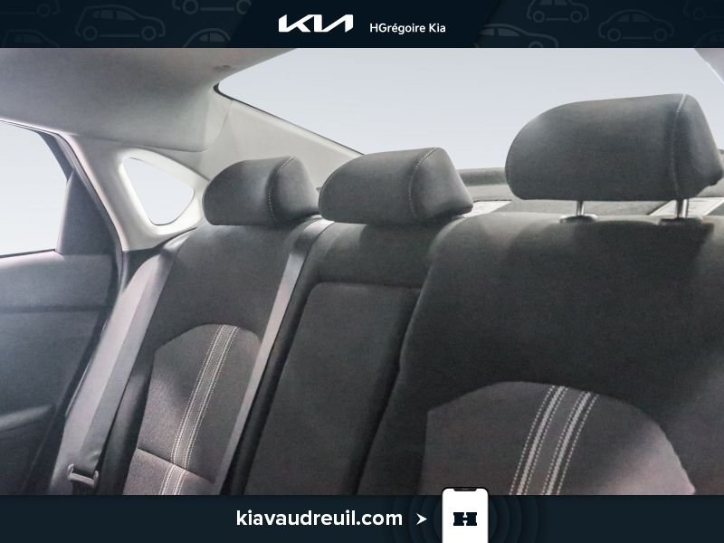 2024 Kia Forte White Saint-Eustache - photo #11