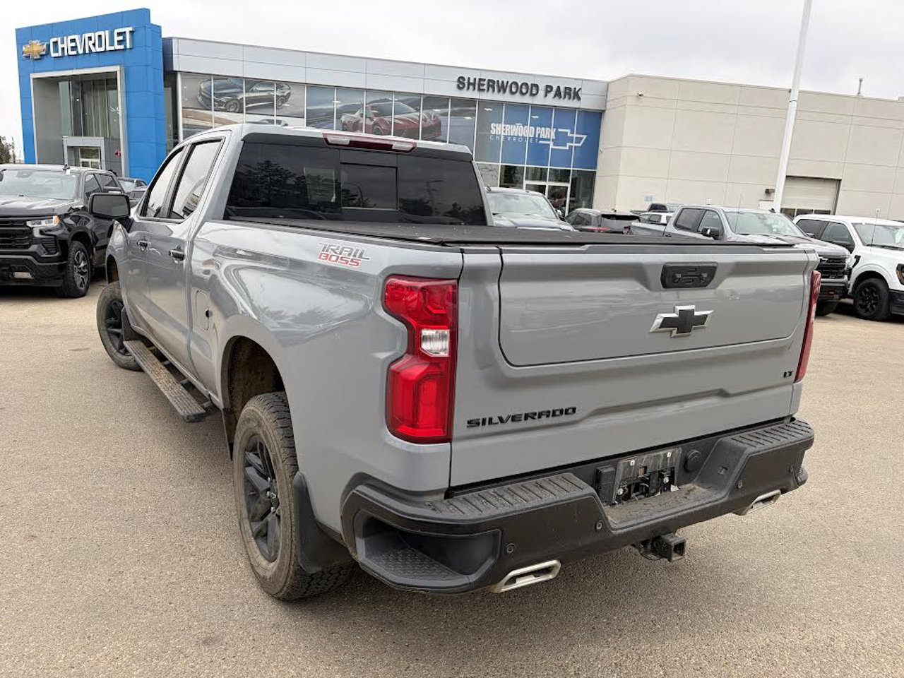 2024 Chevrolet Silverado 1500 4WD Crew Cab 147 LT Trail Boss Grey Sherwood Park - photo #3