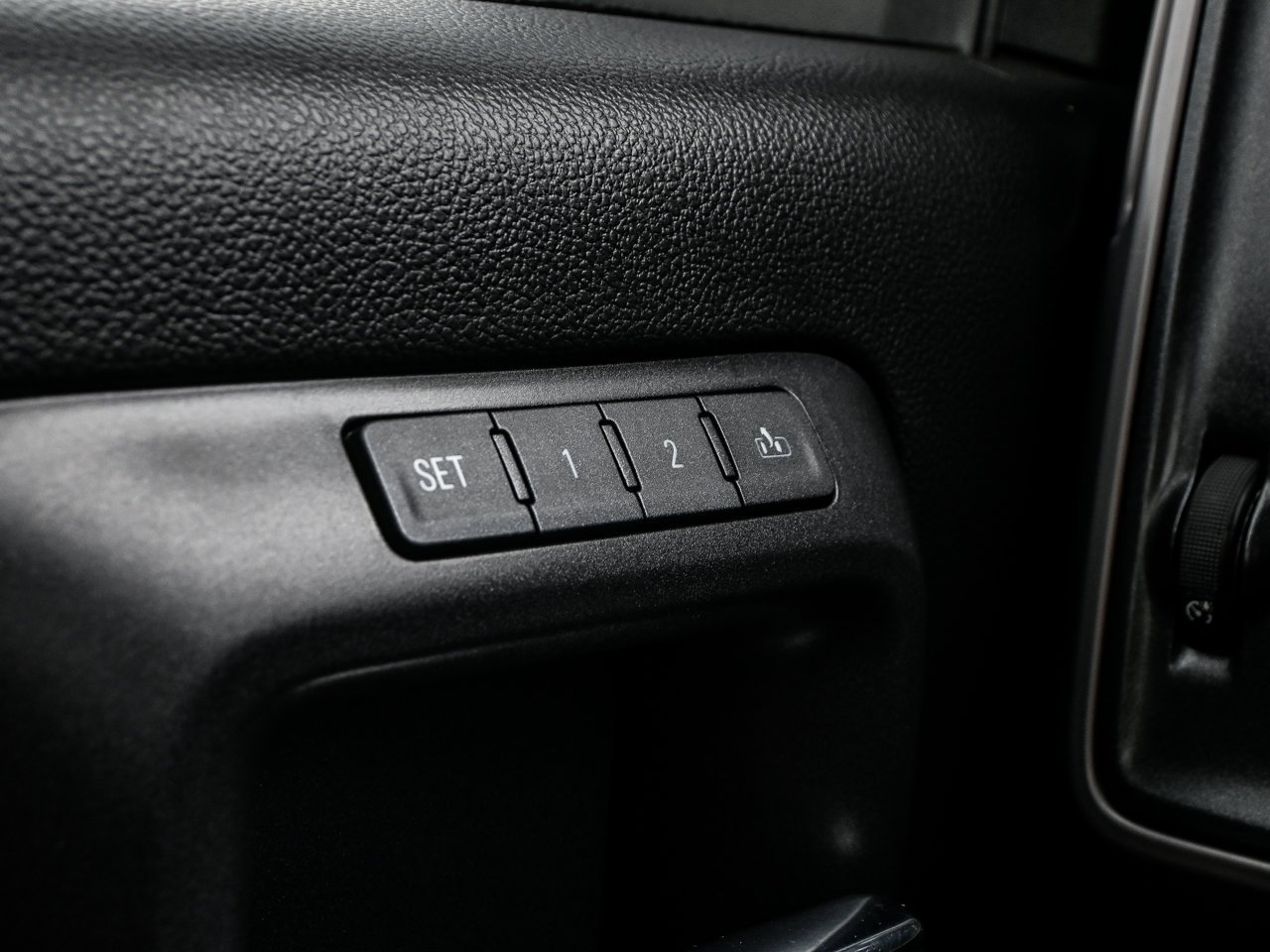 2018 GMC Sierra 1500 4WD Crew Cab 143.5 SLT Grey Sherwood Park - photo #20