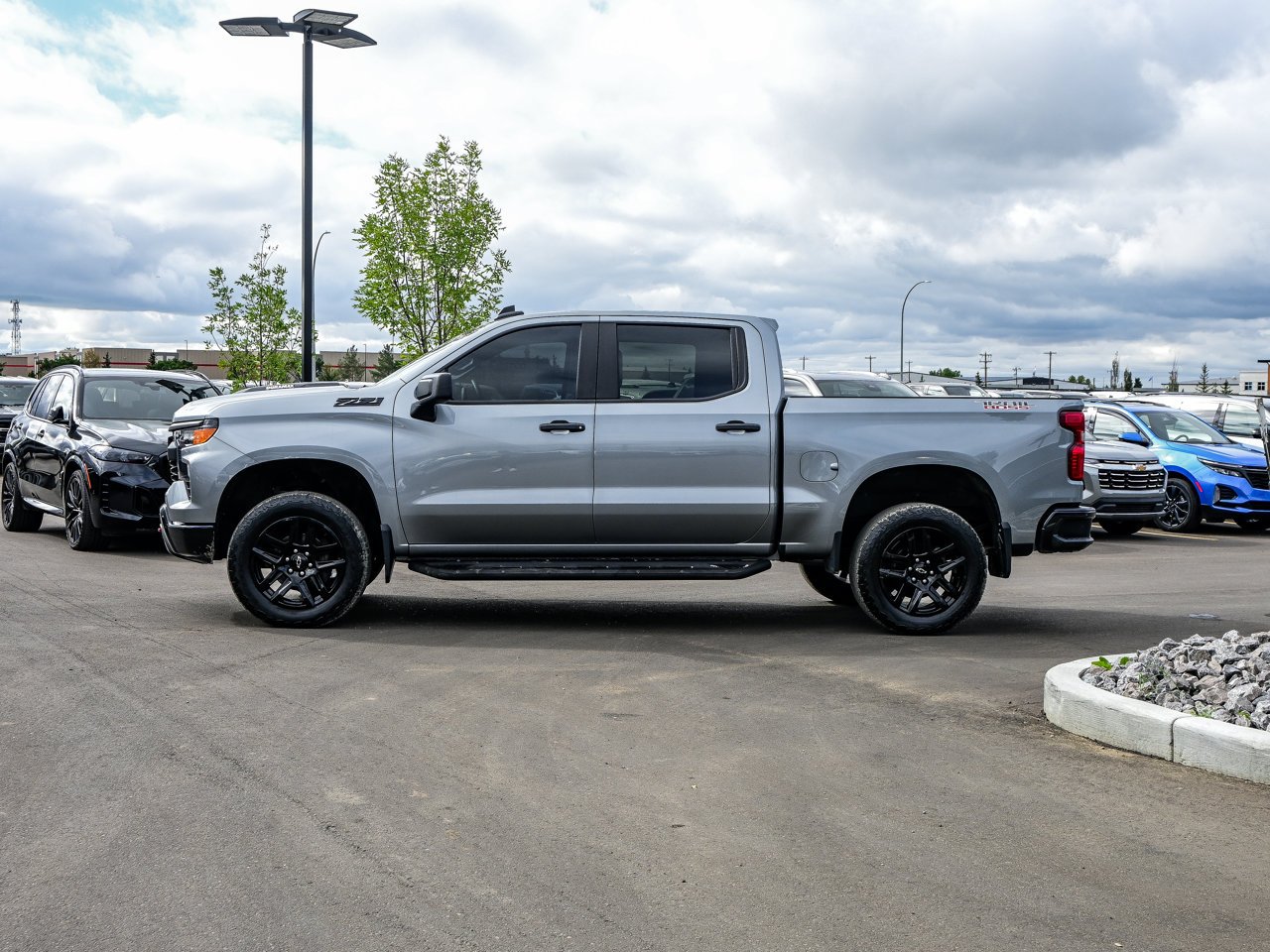 2024 Chevrolet Silverado 1500 4WD Crew Cab 147 Custom Trail Boss Grey Sherwood Park - photo #9