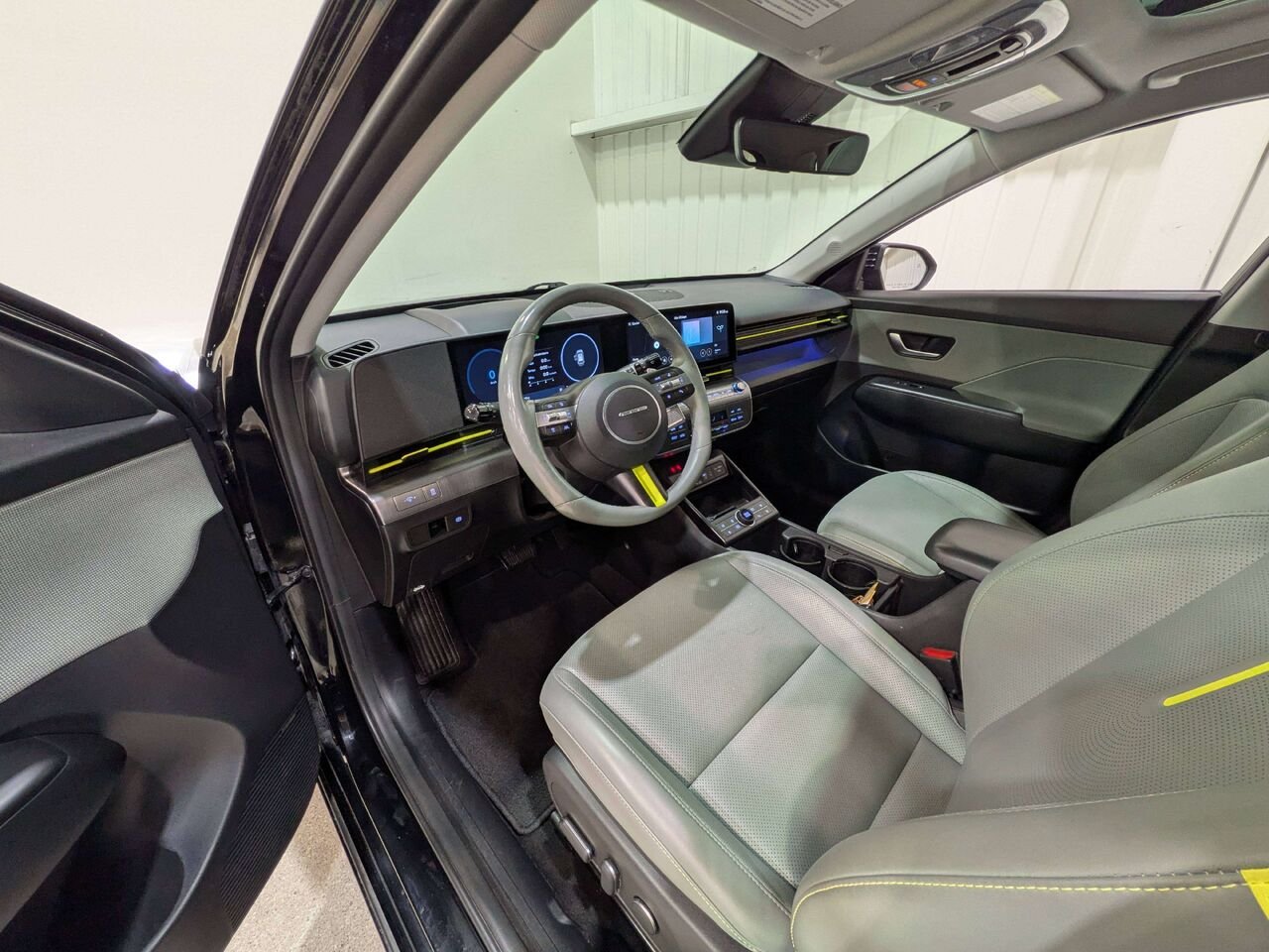 2024 Hyundai Kona Electric Ultimate FWD w/Sage-Green Interior Black Val-David - photo #9