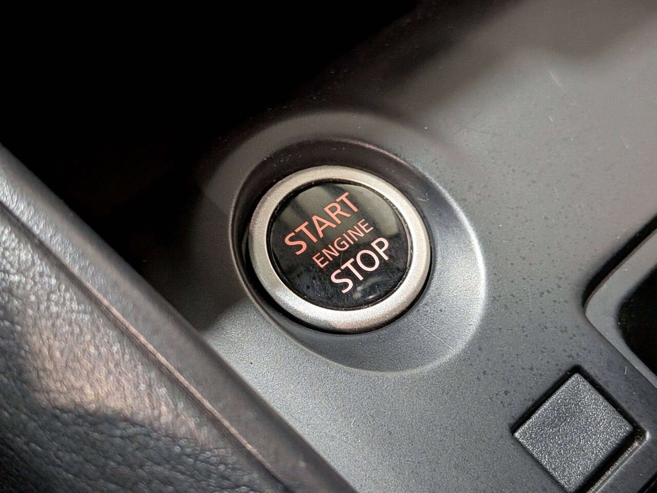 2024 Nissan Kicks S FWD Black Val-David - photo #24