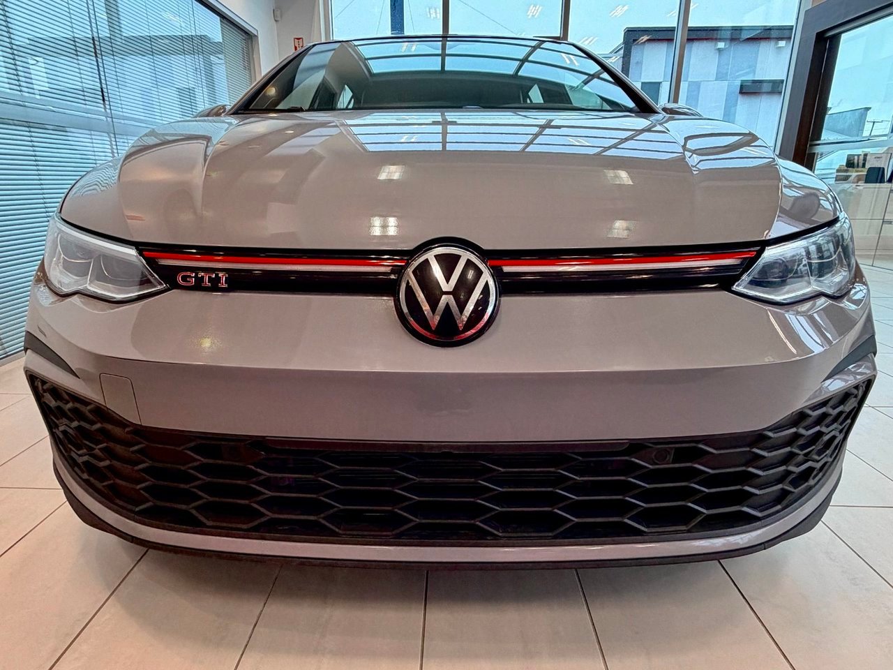 Volkswagen Golf GTI 2024 Gris Notre-Dame-des-Prairies - photo #5
