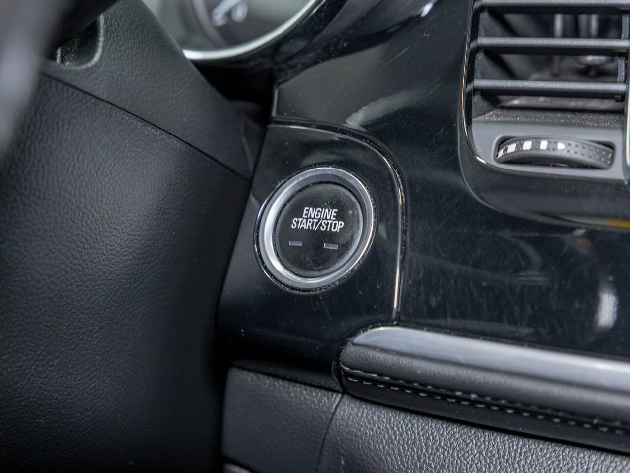 Buick Encore SPORT TOURING *CARPLAY* BLUETOOTH WIFI USB *BAS KM 2019 Gris Acier Satine Saint-Jérôme - photo #20