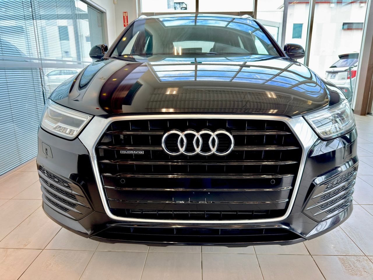 2016 Audi Q3 Black Notre-Dame-des-Prairies - photo #6