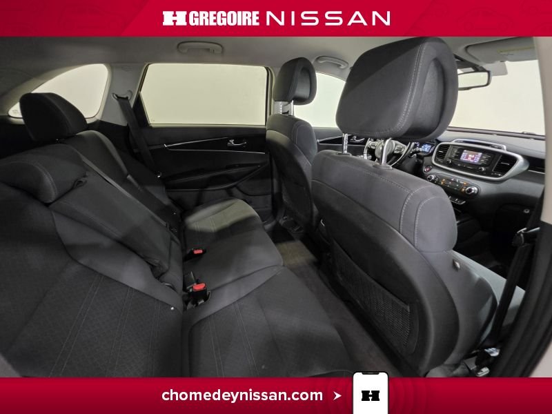 2016 Kia Sorento White Laval - photo #26
