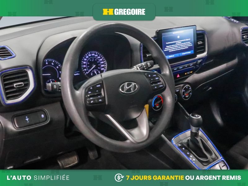 2020 Hyundai Venue Blue Saint-Eustache - photo #13