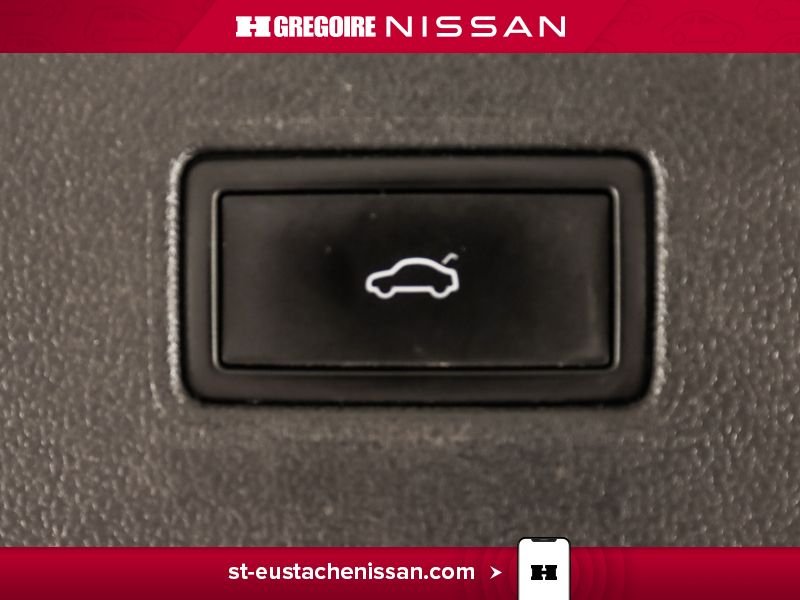 2021 Volkswagen Tiguan White Laval - photo #32