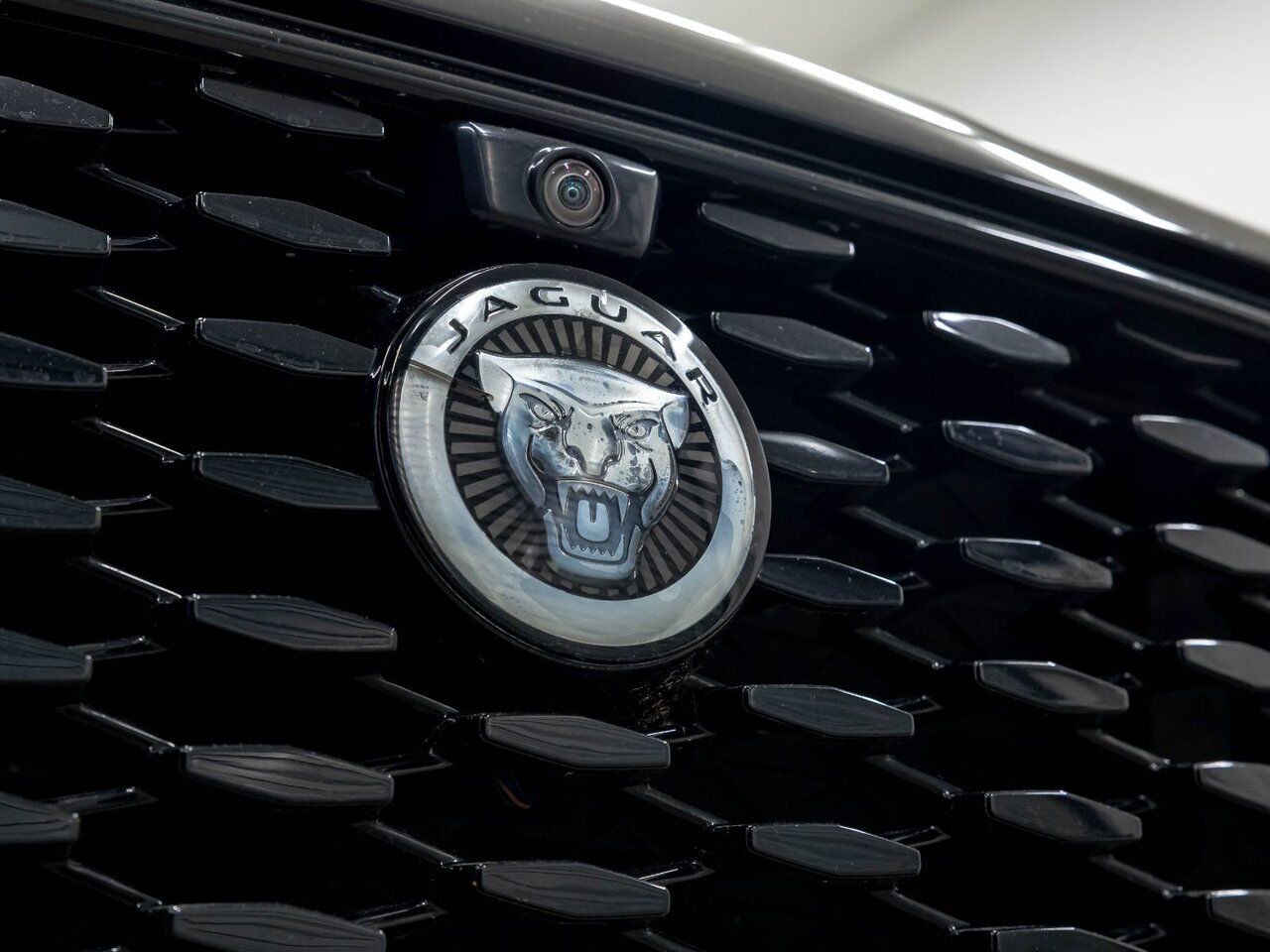 2025 Jaguar F-PACE P575 SVR EDITION AWD V8 *TOIT* NAV SIÈGES VENTIL Black Saint-Jérôme - photo #30