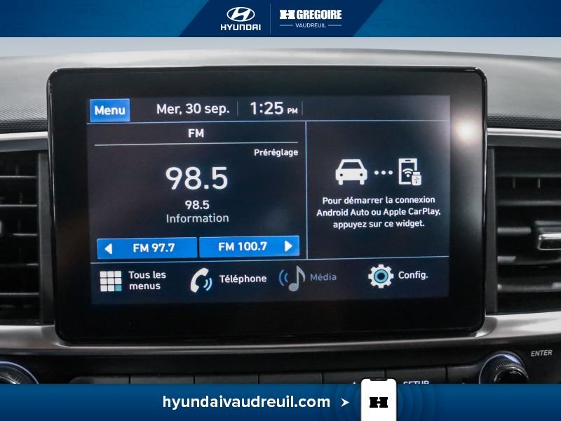 2021 Hyundai Venue White Laval - photo #24