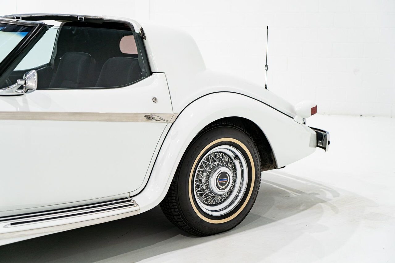 Phillips Motor Car Berlina Coupe Only 1 of 78 produced. Very rare | PRIX EN USD 1981 Blanc Montréal - photo #33