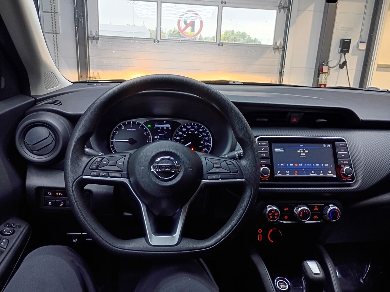 2021 Nissan Kicks Black Blainville - photo #19
