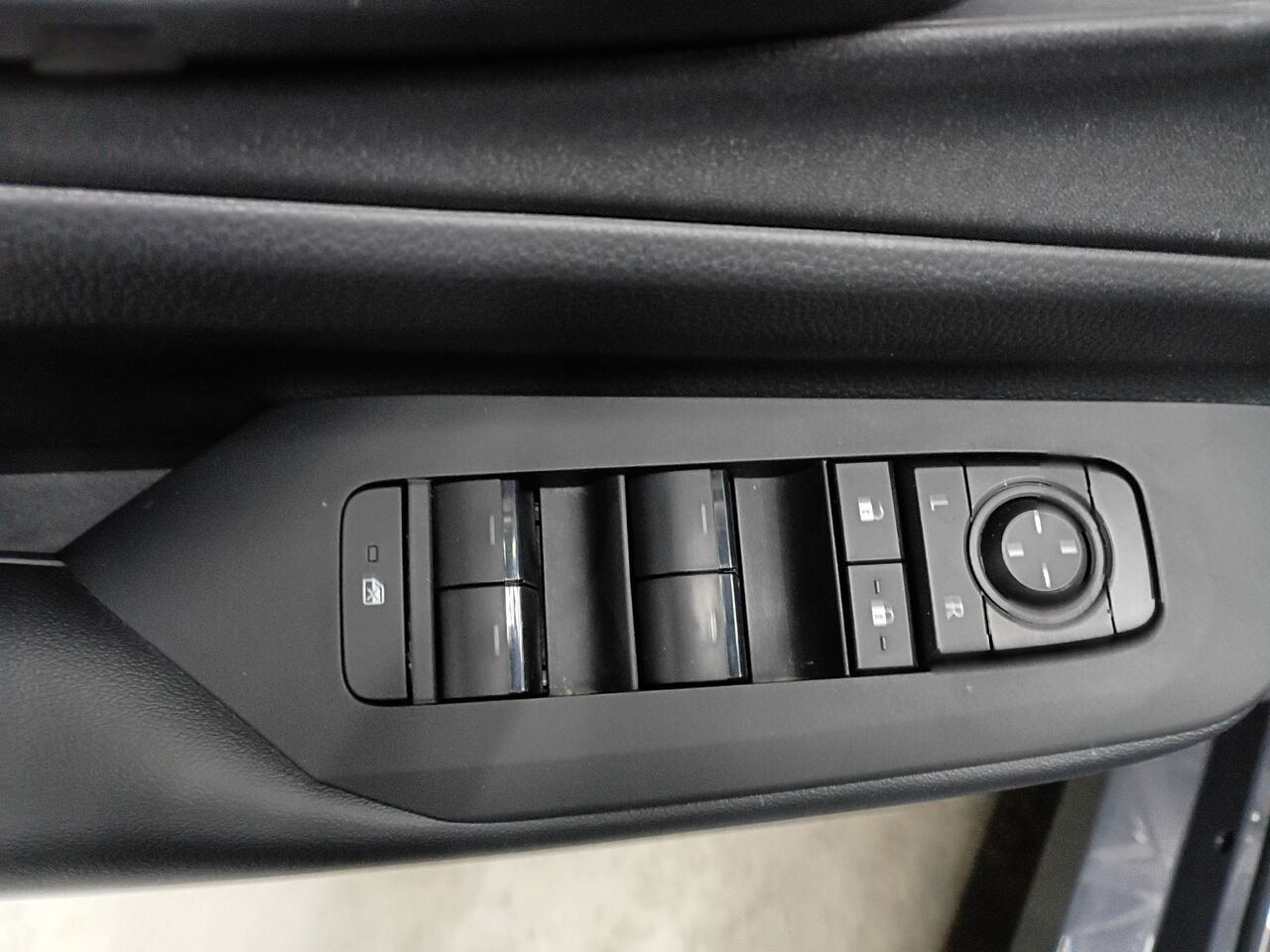 2024 Toyota Prius Prime Grey Blainville - photo #15