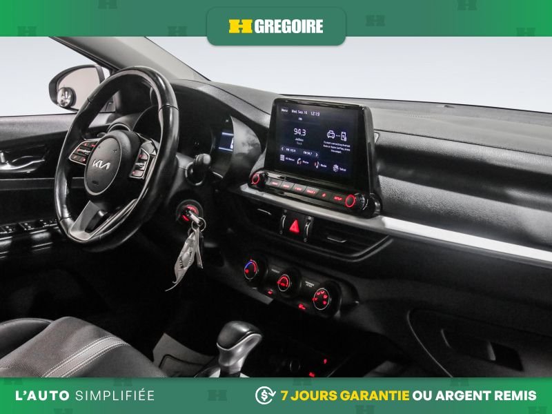 Kia Forte 2022 Blanc Laval - photo #29