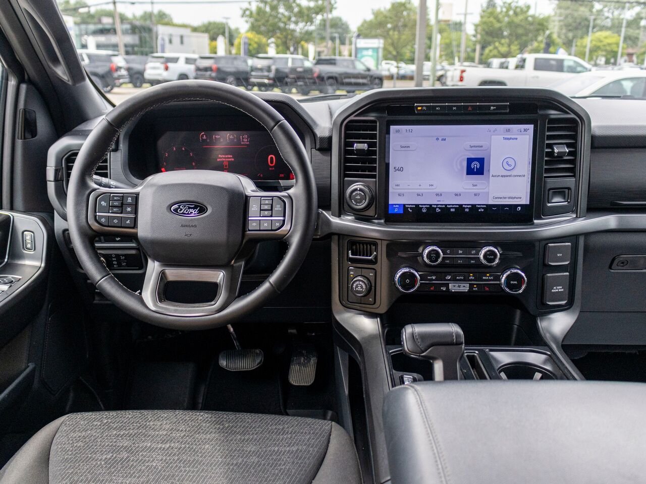 Ford F-150 XLT cabine SuperCrew 4RM caisse de 5,5 pi 2024 Gris Châteauguay - photo #8