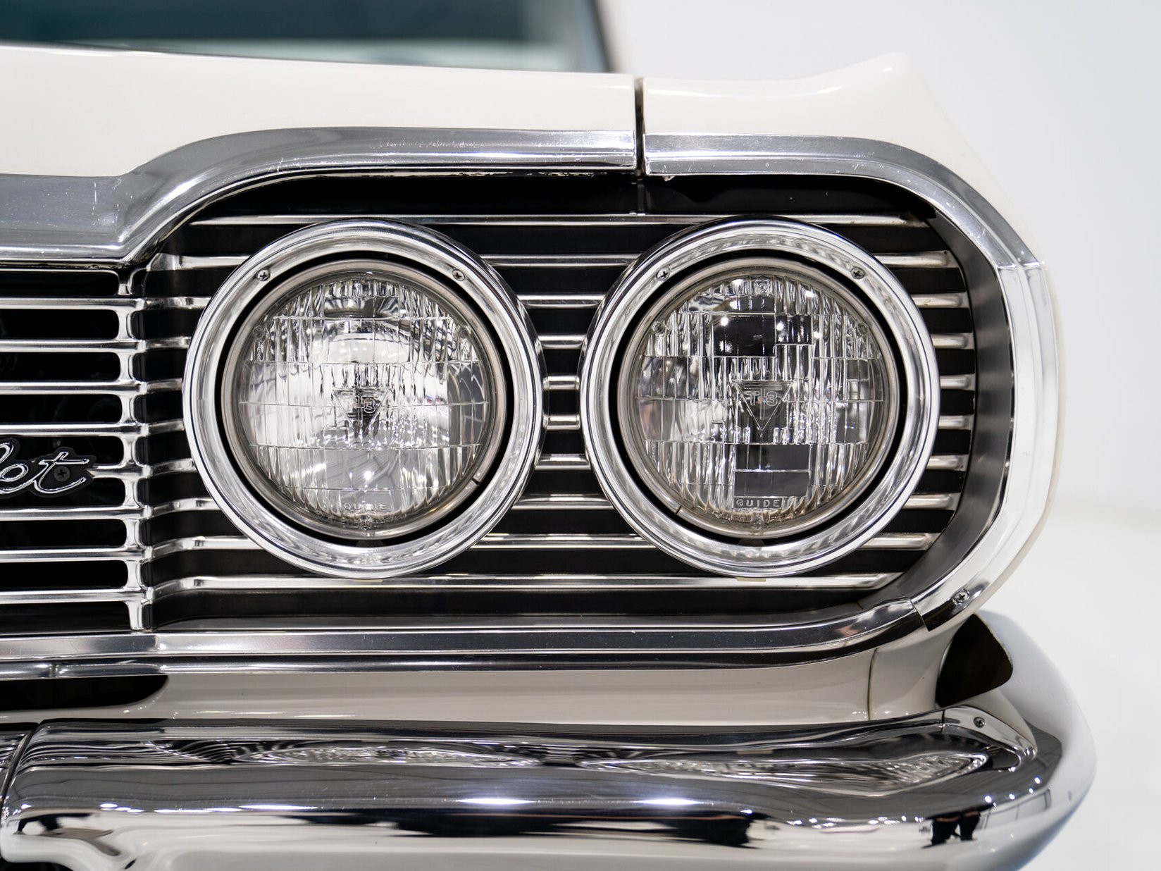 1964 Chevrolet Biscayne Matching 409 / 425HP Transmission 4 Vitesse Complètement Entièrement restauré **PRIX EN USD** White Montreal - photo #35
