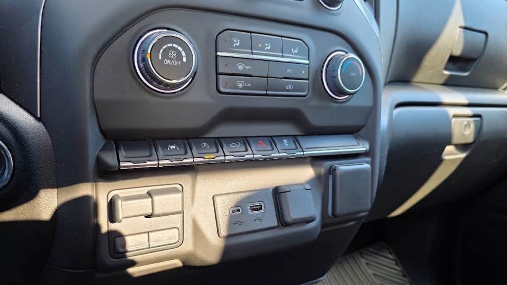 2023 CHEVROLET Silverado 1500 Custom 4X4 Blue Mont-Laurier - photo #28