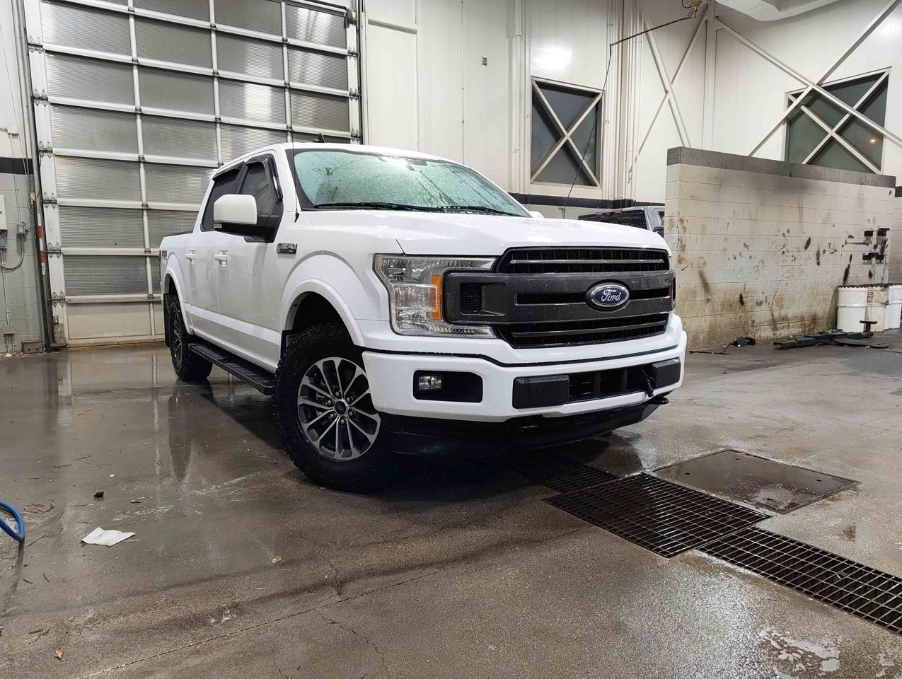 2019 Ford F-150 XLT 4WD SuperCrew 5.5' Box White Sherwood Park - photo #1