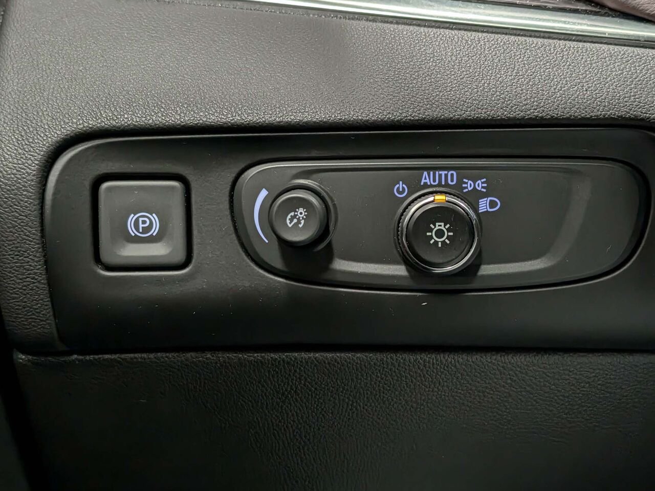 BUICK ENCLAVE Avenir 7 places Toit Ouvrant Moteur V6 3.6L 2021 Blanc Sherbrooke - photo #14