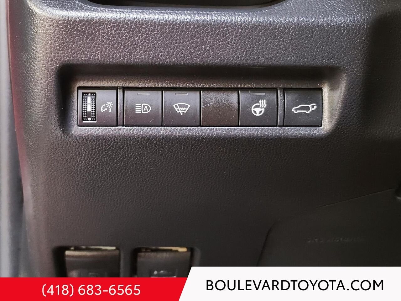 2021 Toyota RAV4 100244B-45 | XLE, AWD Red Québec - photo #11