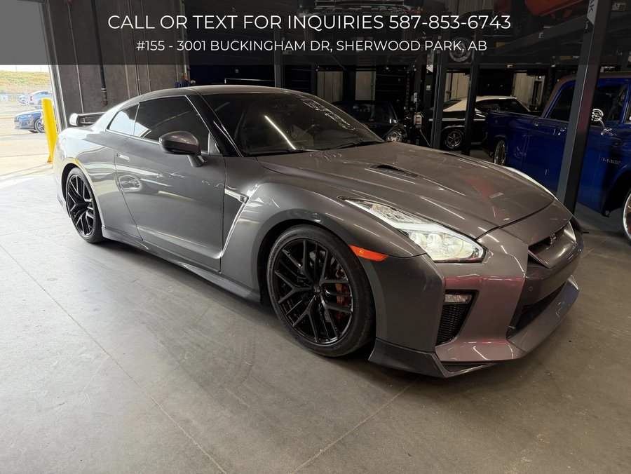2018 Nissan GT-R Premium | 3.8L Twin-Turbo V6 | Aftermarket Exhaust | Aftermarket Bolt on Modifications Grey