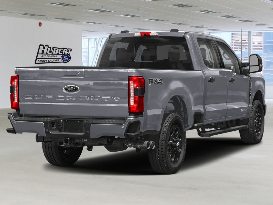 Ford Super Duty F-250 SRW XLT cabine 6 places 4RM caisse de 6,75 pi 2027 Gris marais