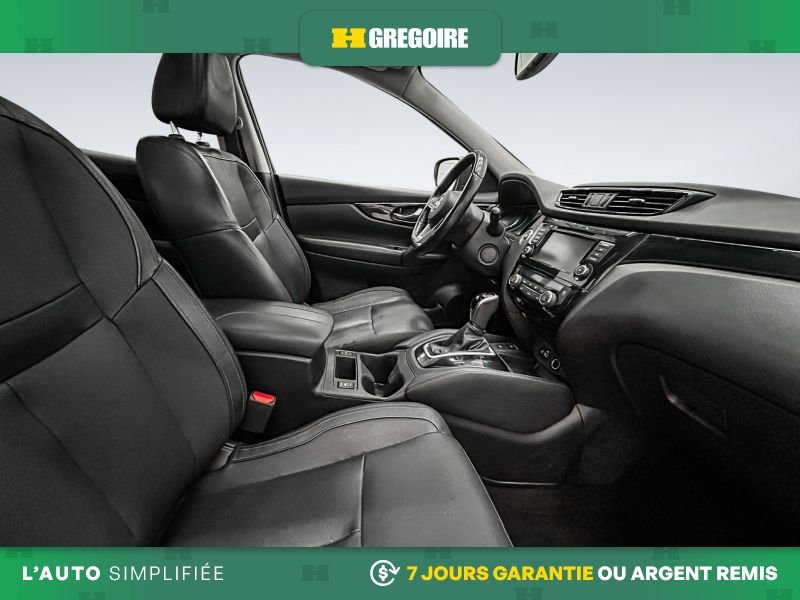 2019 Nissan Qashqai Black Laval - photo #16